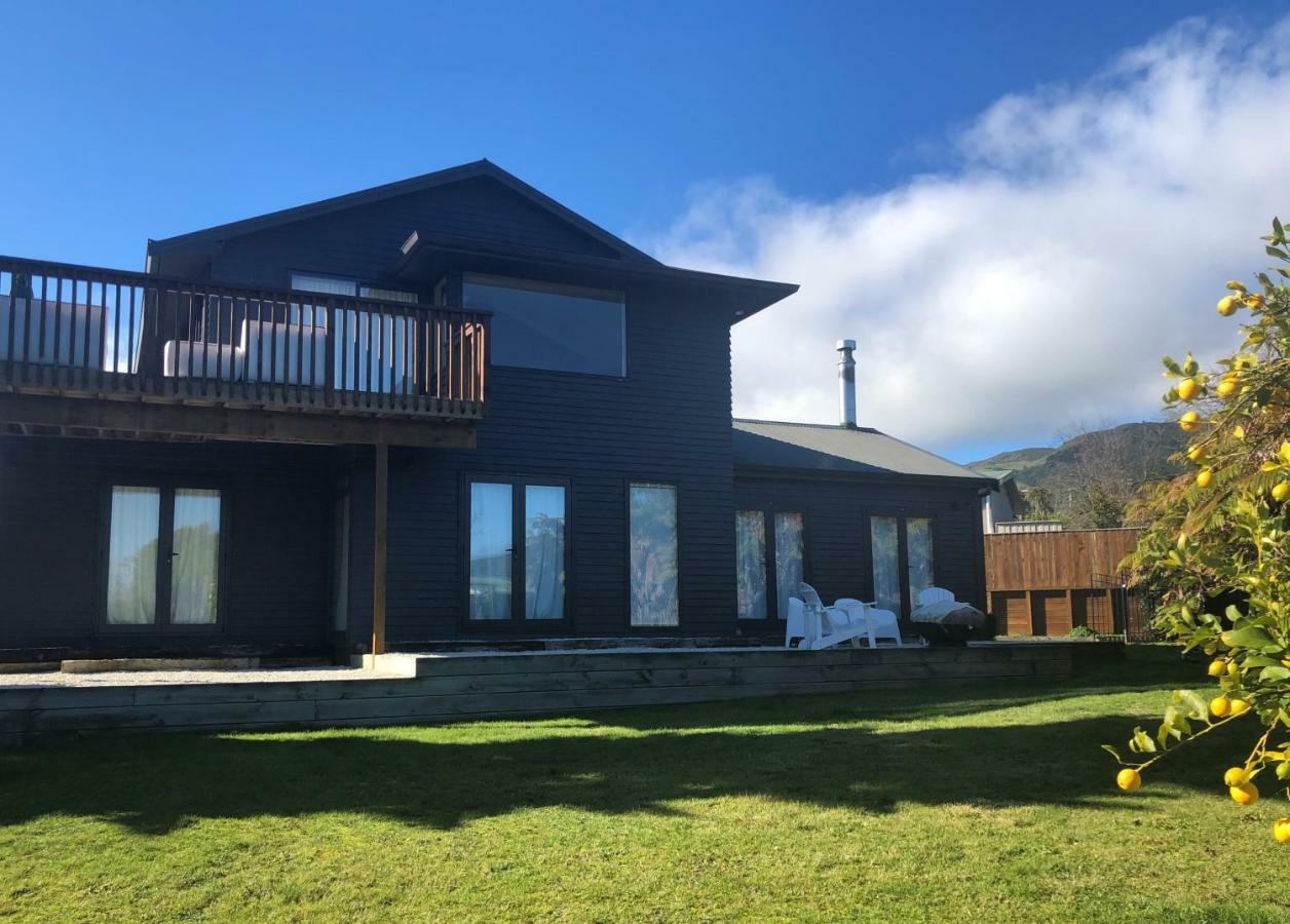 Kinloch Lakeview Lodge - Taupo Exterior photo